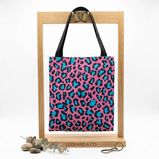 Tote bag artesanal leopardo cerezas lazo Encantos. Vista trasera