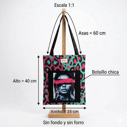 Tote bag leopardo menta rosa artesanal en uso, bolso urbano verano Encantos. medidas