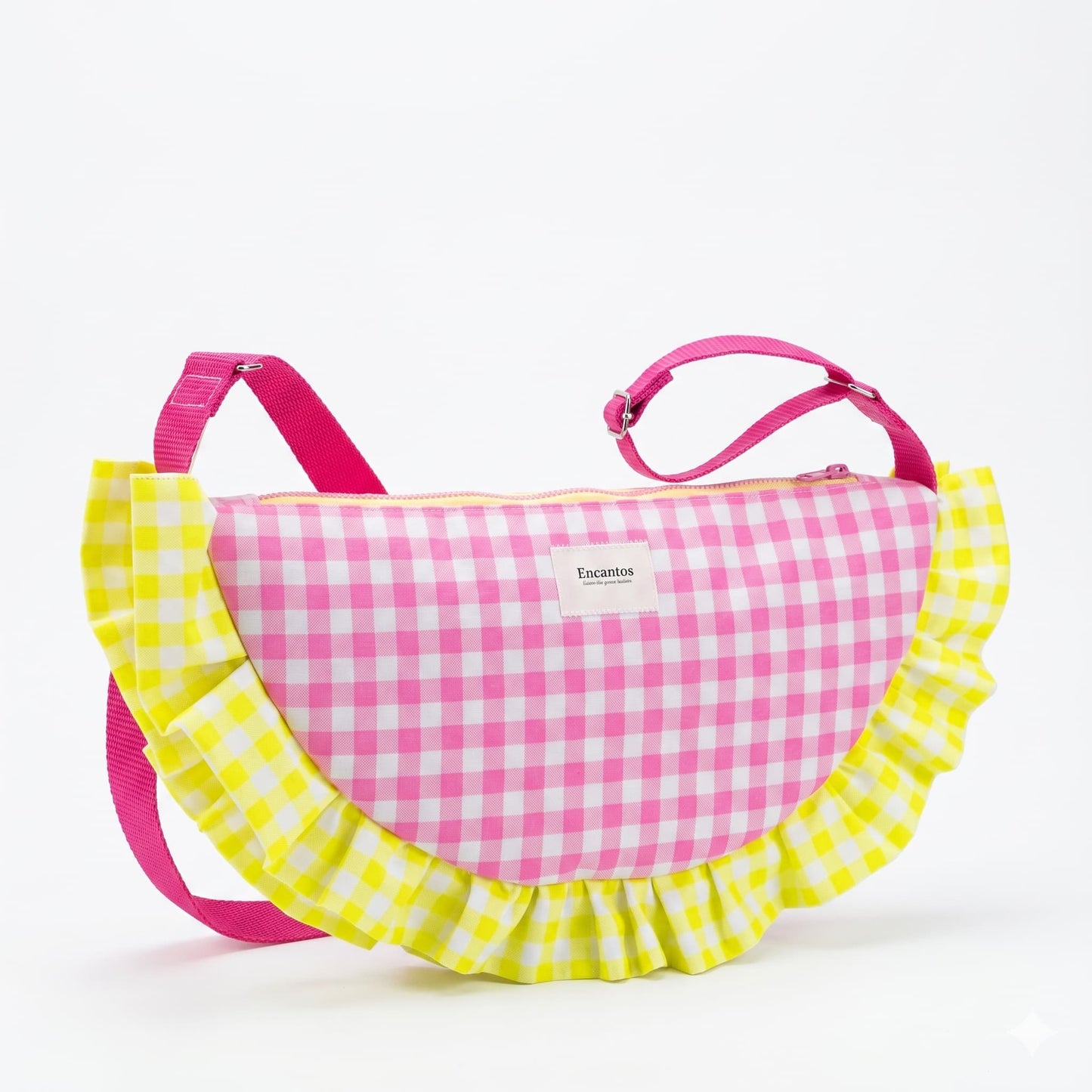 Bolso Media Luna con Volante Vichy Rosa y Lima artesanal, vista lateral