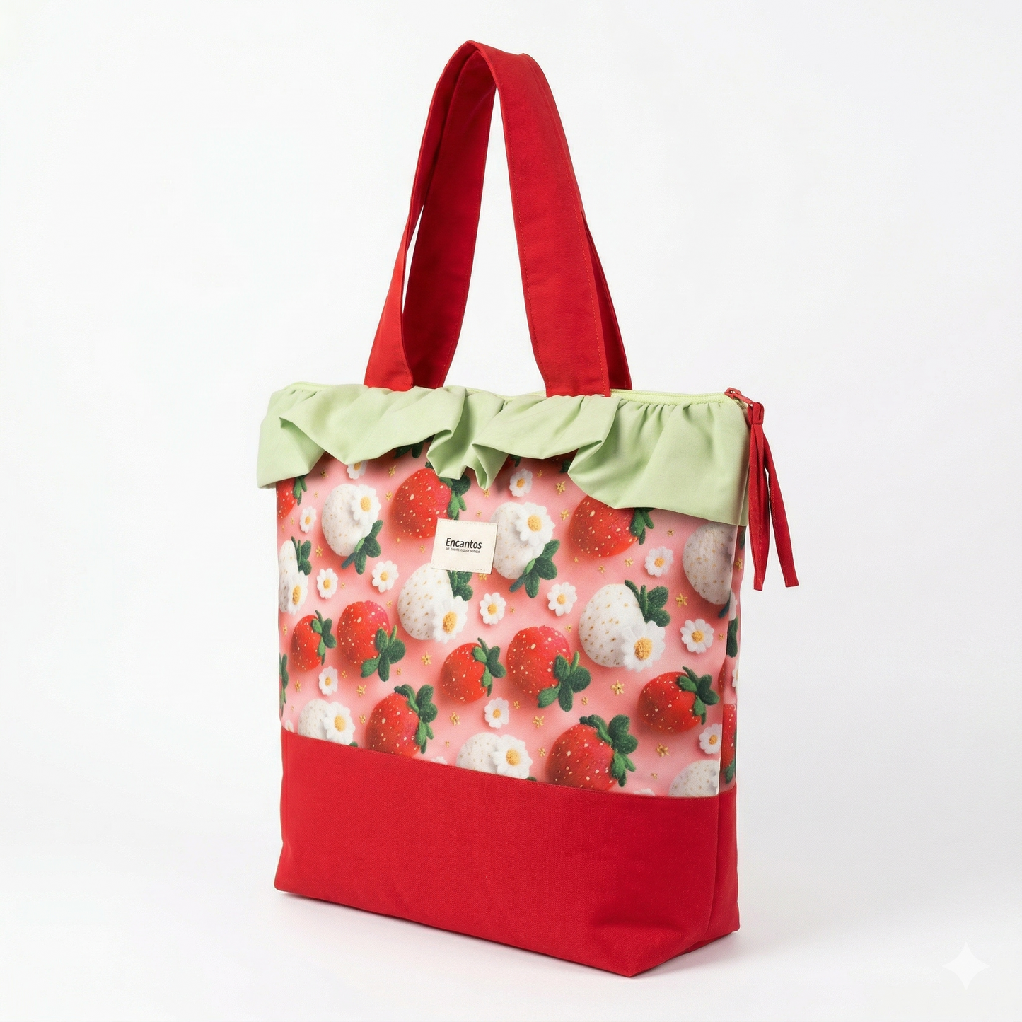 Bolso Tote Fresas con Volante Verde con diseño de fresas rojas y blancas, volante verde y asas rojas, ideal para uso diario y estilo casual.