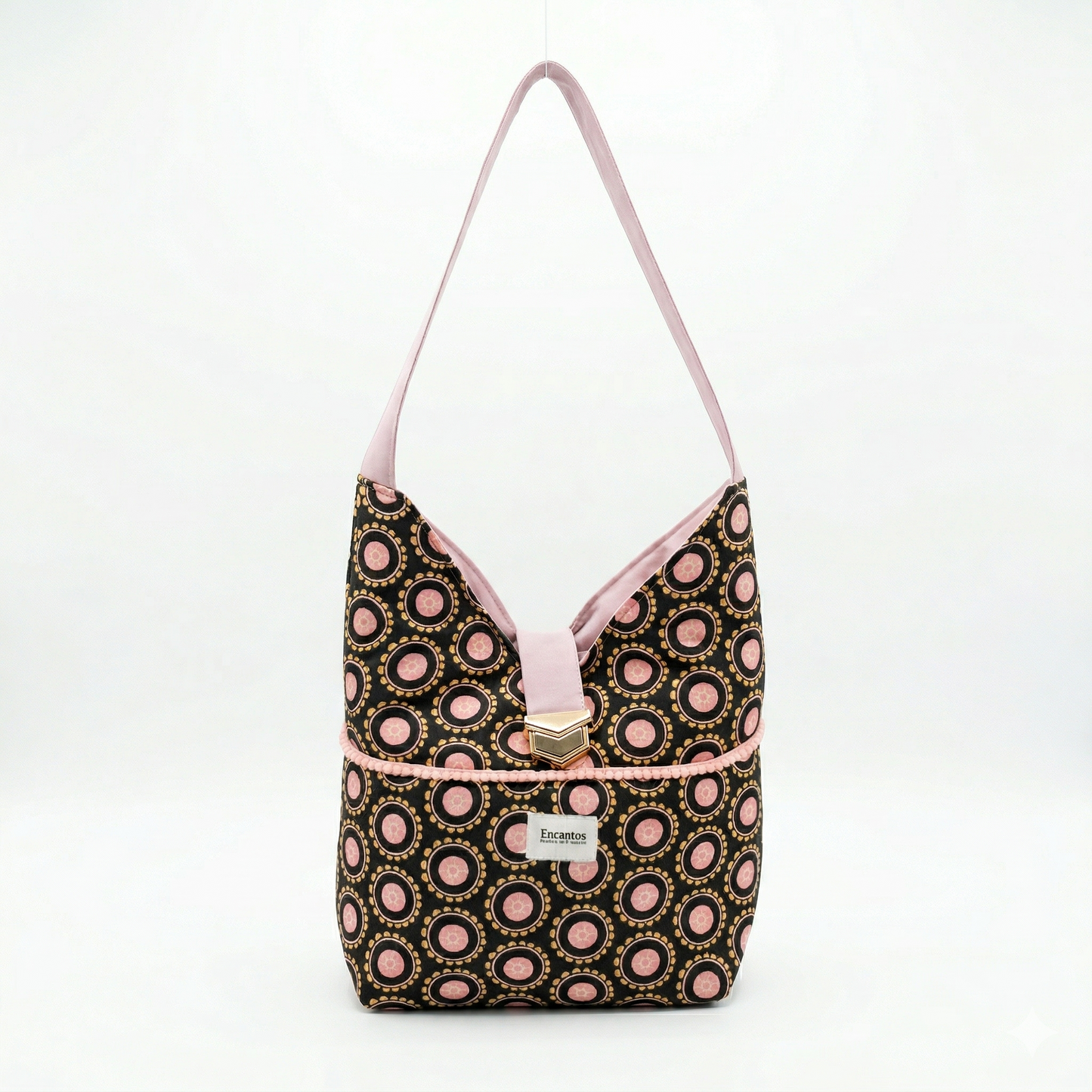 Bolso Hobo Círculos Rosa & Negro | Encantos con diseño de círculos rosa sobre fondo negro, con asa y detalles en rosa claro, estilo moderno y elegante.