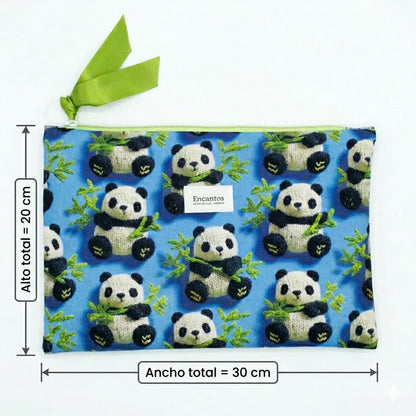 Neceser artesanal azul con estampado de pandas y bambú estilo kawaii, hecho a mano, Encantos