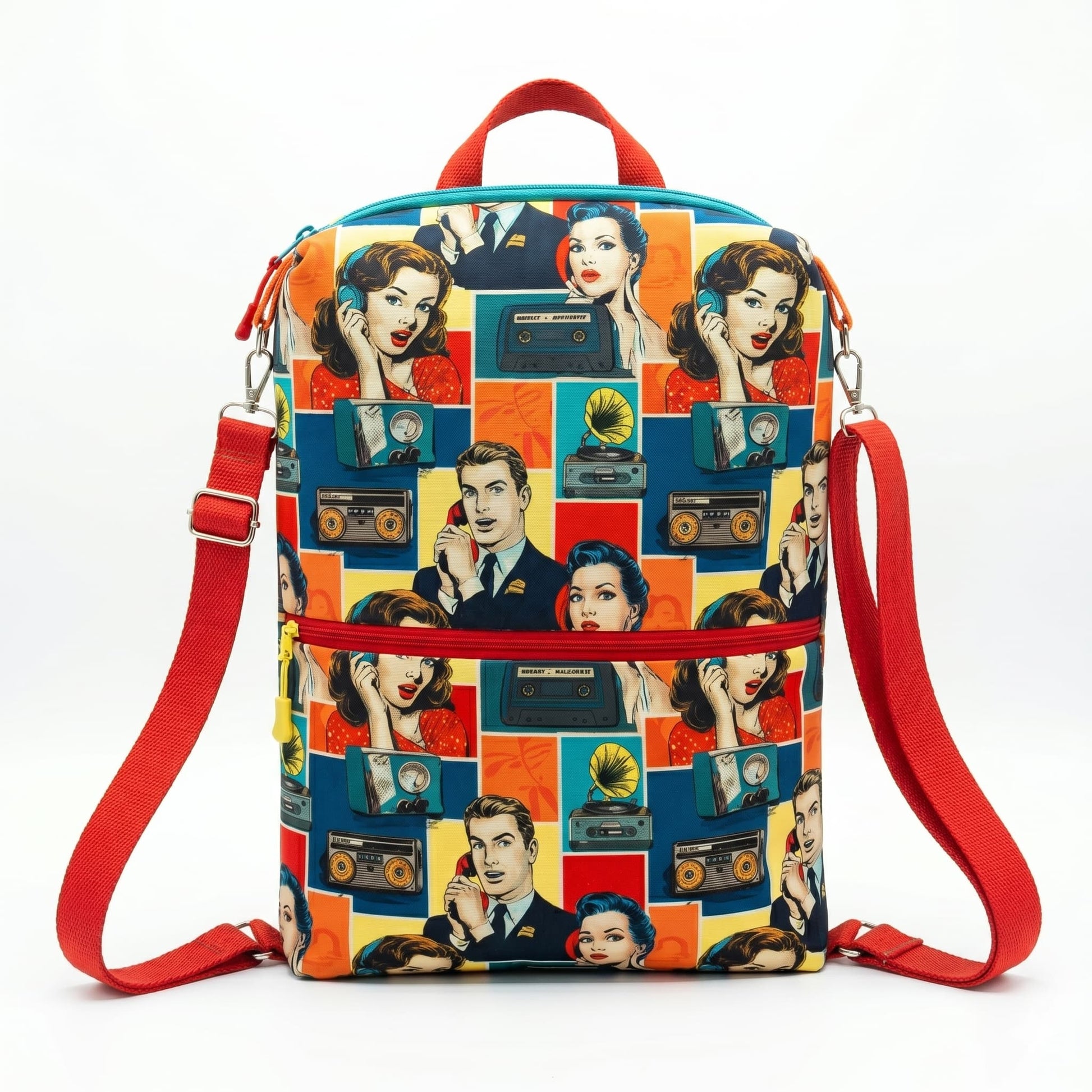 Mochila Pop Art Retro con estampado de personajes icónicos y cassettes vintage en colores naranja, azul y amarillo