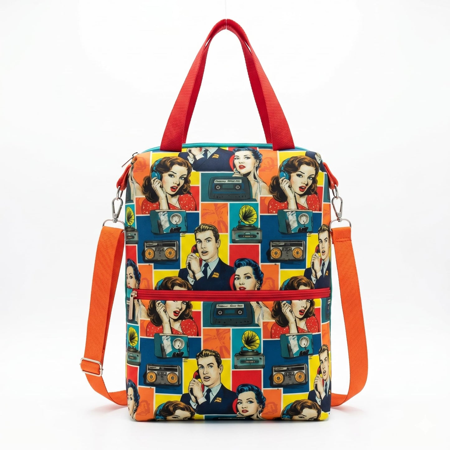 Vista frontal de mochila pop art retro con bolsillo con cremallera y herrajes plateados premium