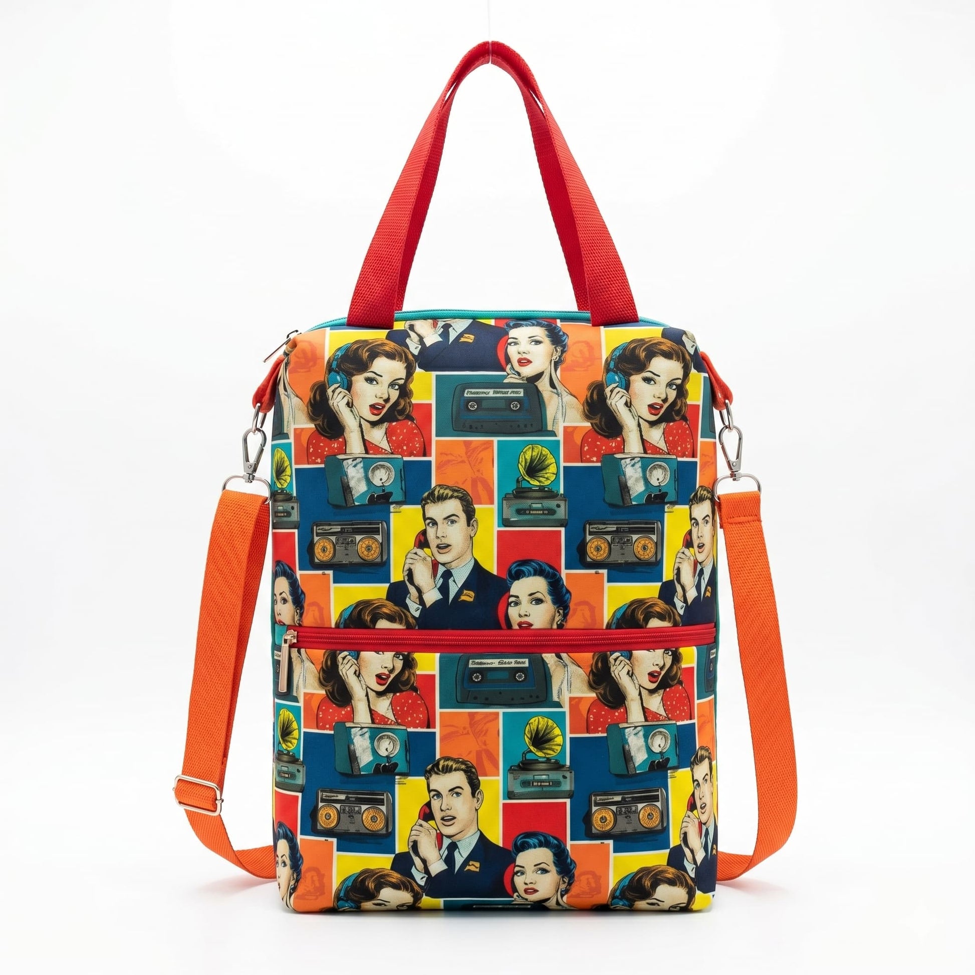 Vista frontal de mochila pop art retro con bolsillo con cremallera y herrajes plateados premium