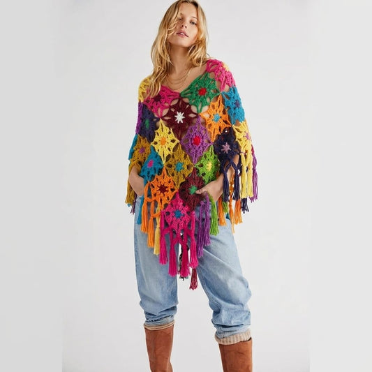 Poncho crochet multicolor granny square con flecos de colores, tejido artesanal en lana de colores vivos: rosa, verde, azul, naranja, amarillo y morado