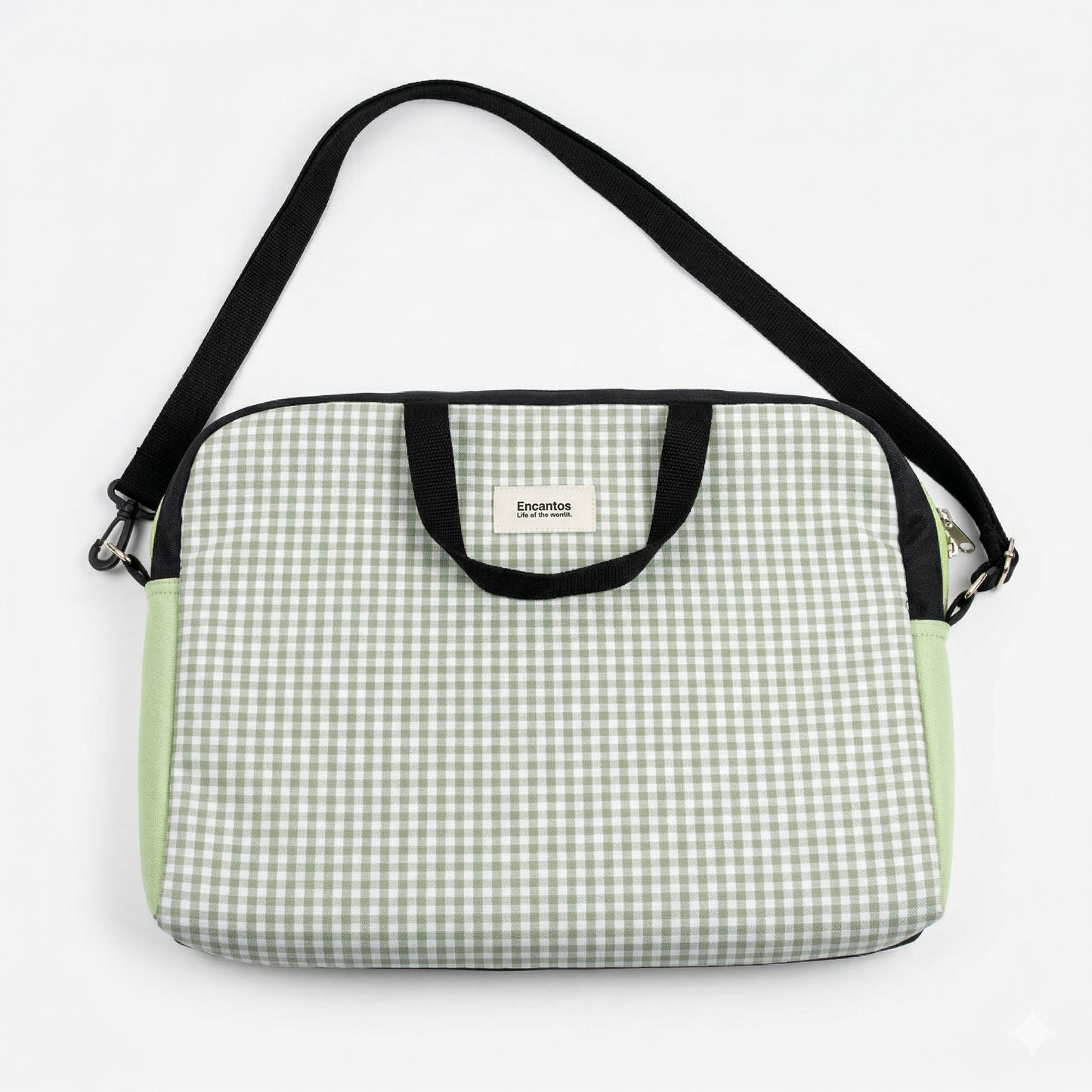 Bolso Laptop Vichy Verde con diseño cuadriculado verde y blanco, asas negras y correa ajustable para transporte cómodo y seguro de laptop.