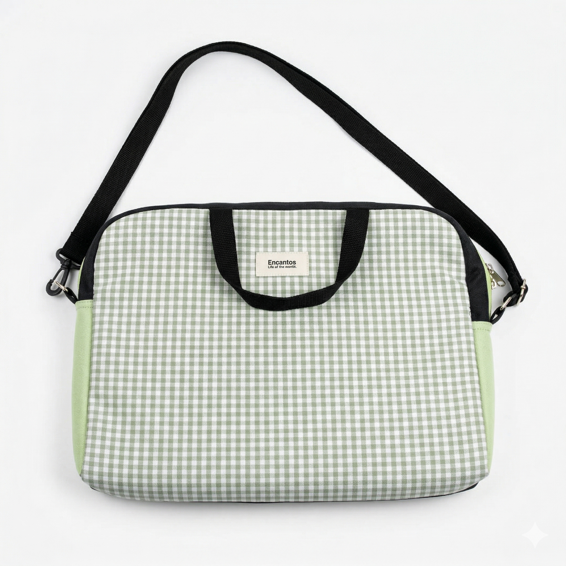 Bolso Laptop Vichy Verde con diseño cuadriculado verde y blanco, asas negras y correa ajustable para transporte cómodo y seguro de laptop.