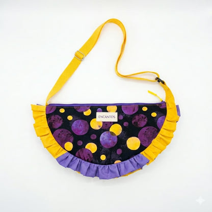 Bolso Media Luna Lunares Morado y Amarillo con Volante Encantos - vista frontal con correa larga