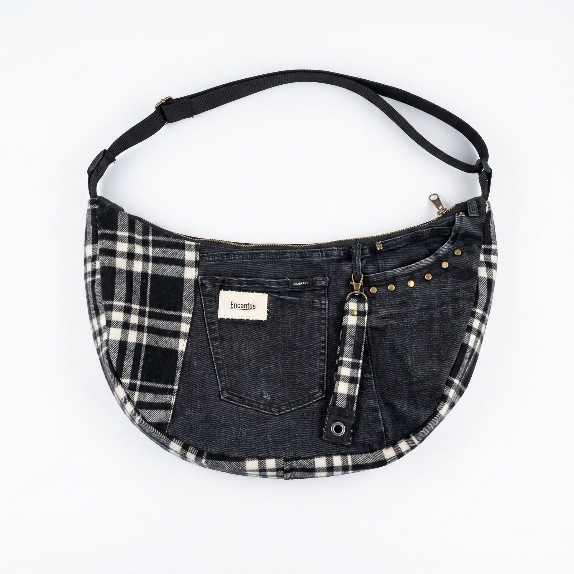 Bolso Luna artesanal con correa ajustable — denim reciclado y tejido tartan — Encantos