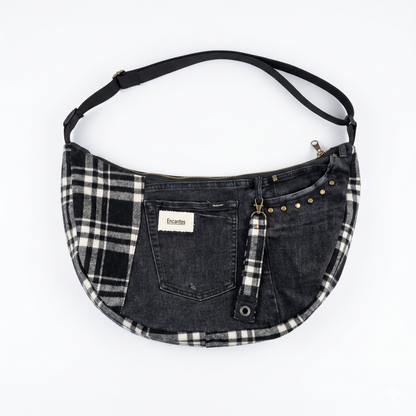 Bolso Luna artesanal con correa ajustable — denim reciclado y tejido tartan — Encantos
