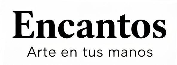 Logotipo con el texto "Encantos" en tipografía serif negrita y debajo la frase "Arte en tus manos" en letras más pequeñas y estilizadas.