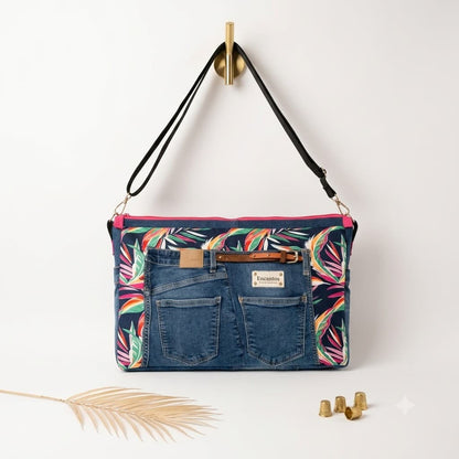 Bolso Tropical Denim interior rosa con compartimentos