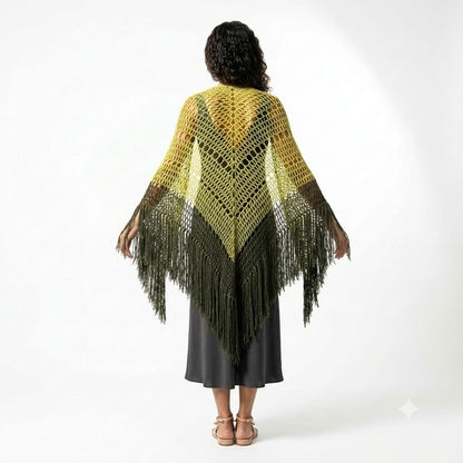 Chal triangular crochet degradado verde lima a verde bosque extendido, vista trasera